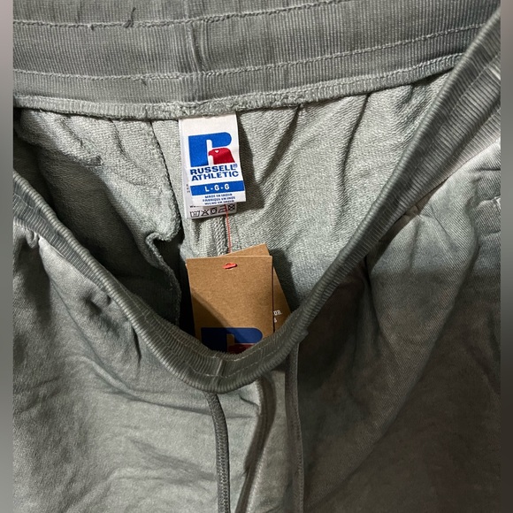 NEW SHORT Russell Athletic - Picture 3 of 7